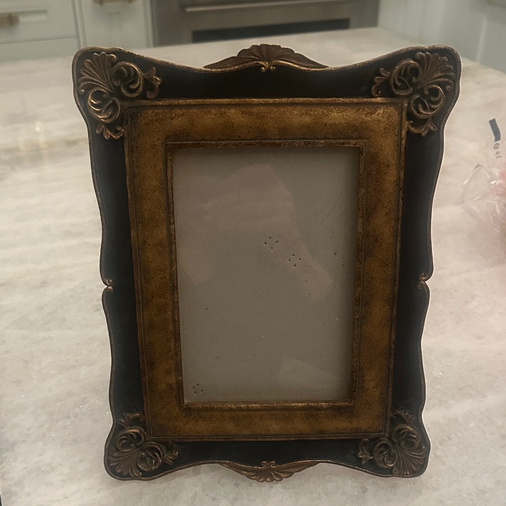 Vintage Black and Gold Ornate Picture Frame